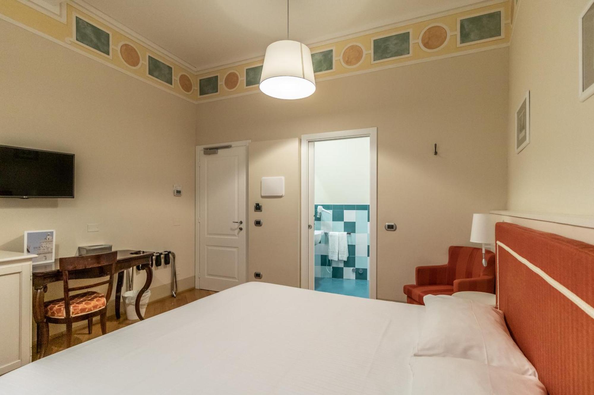 Casa Isolani Luxury Rooms Piazza Maggiore 1 Болонья Экстерьер фото
