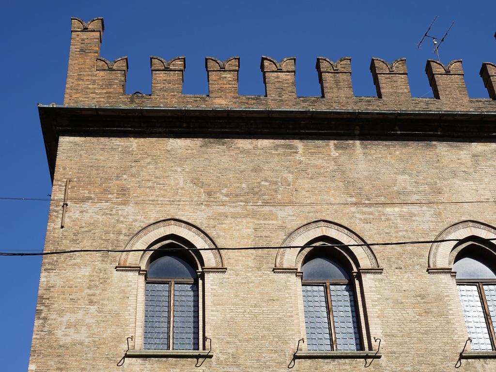 Casa Isolani Luxury Rooms Piazza Maggiore 1 Болонья Экстерьер фото