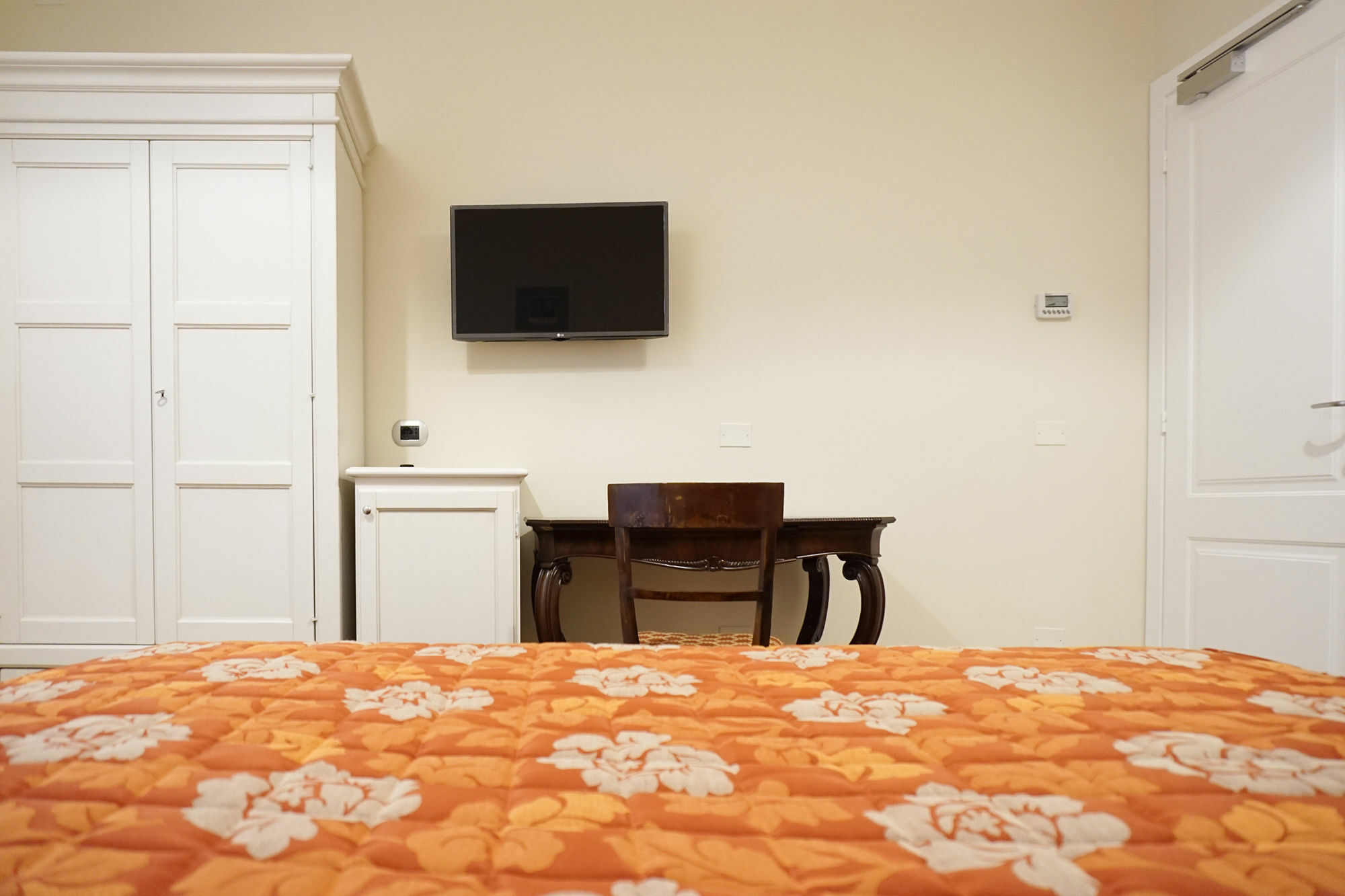 Casa Isolani Luxury Rooms Piazza Maggiore 1 Болонья Экстерьер фото